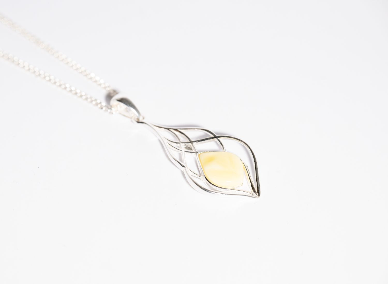 Delicate Weave Pendant Necklace