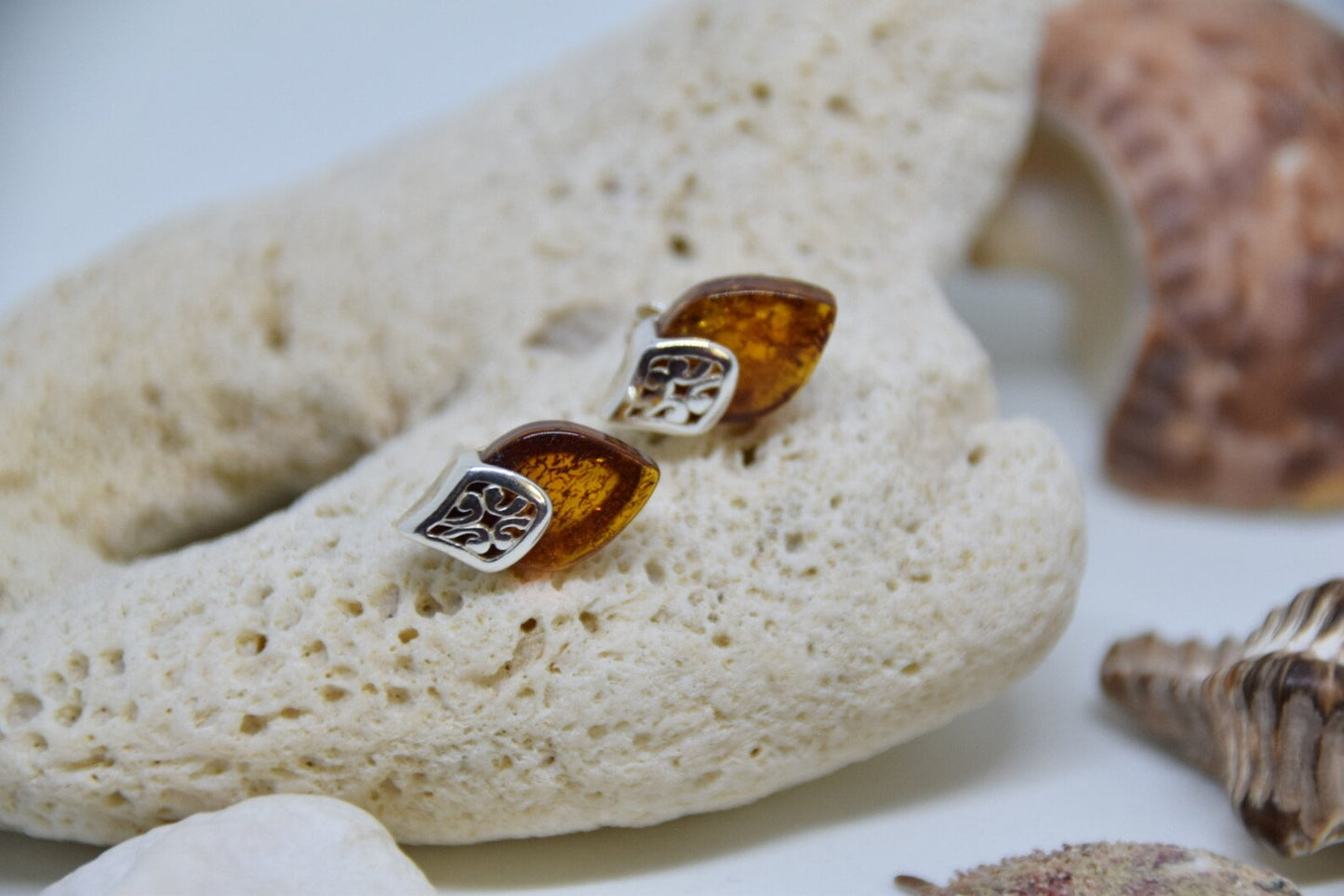 Baltijas dzintara konjaka auskari, dabīgā dzintara auskari, sudraba auskari 925, auskari ar radzēm, klasiski auskari