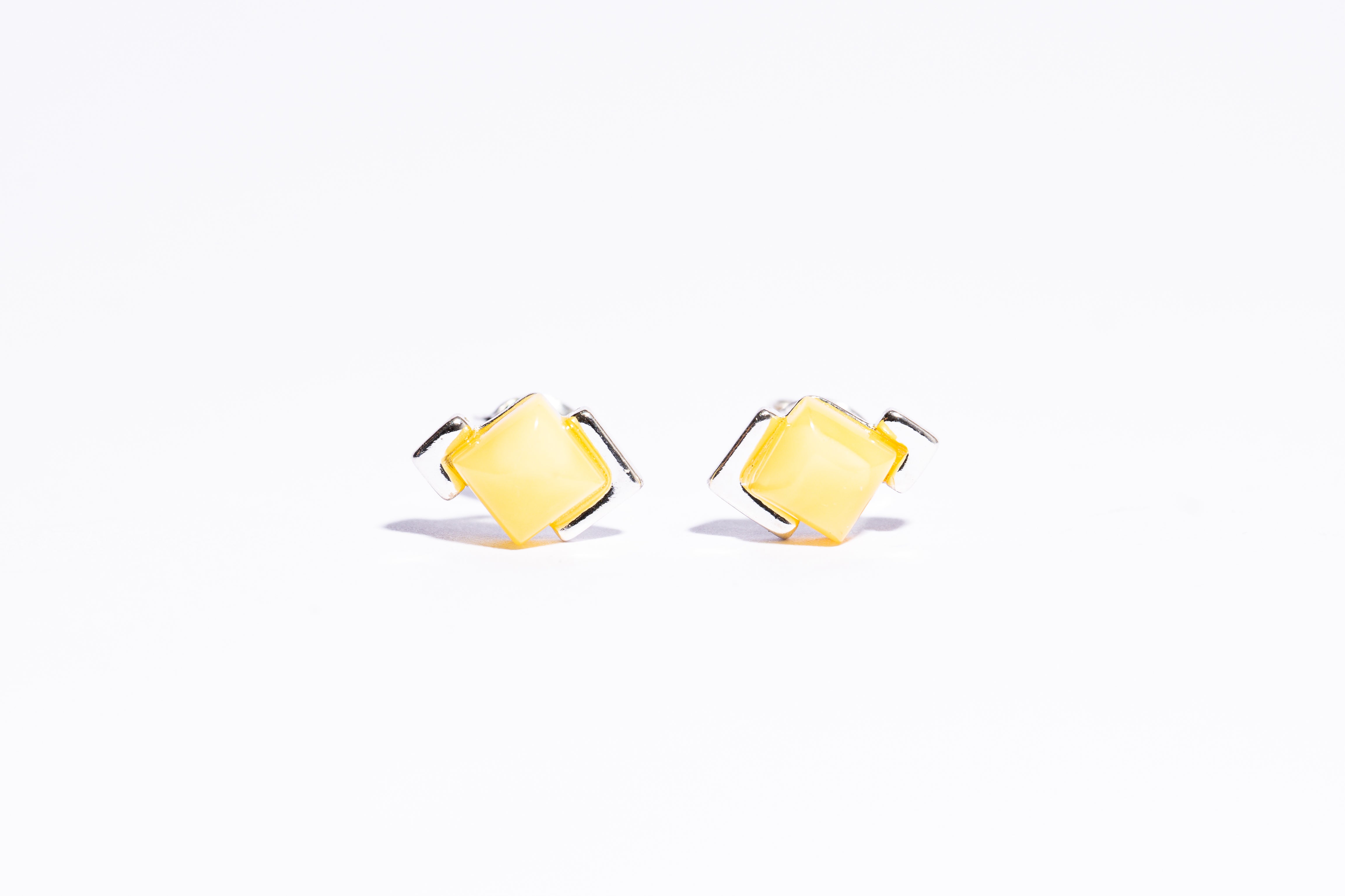 Classic & Modern Rhombus Amber Stud Earrings