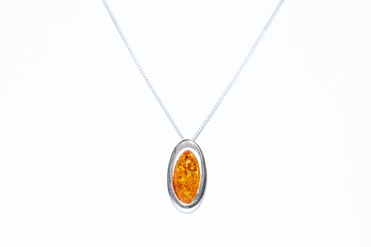 Vintage Classic Amber Pendant Necklace